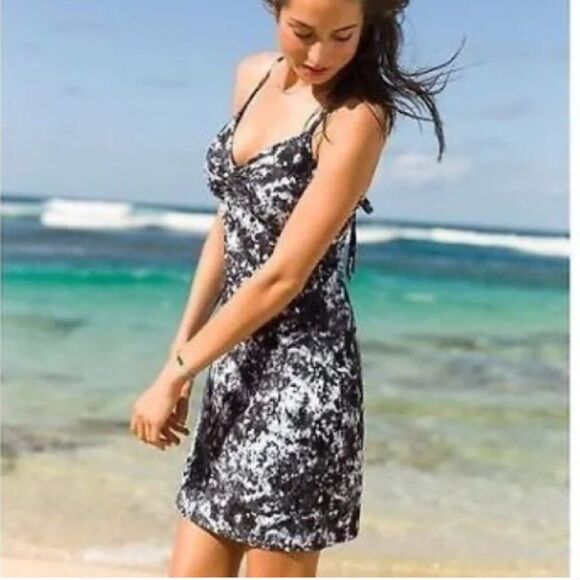 ATHLETA SIZE SMALL ZUMMA SWIM DRESS BLACK WHITE UPF 50+ - Picture 1 of 8